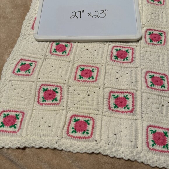 Baby Doll handmade Crochet blanket rose pattern with metallic bling yarn girl sm - Picture 7 of 7